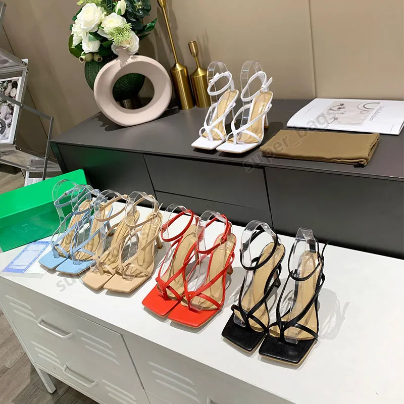 Streç Deri Sandalet Kadınlar Yüksek Topuk Düğün Ayakkabı Luxurys Tasarımcılar Terlik Yaz Moda Kaymaz Flip Flop 35-42