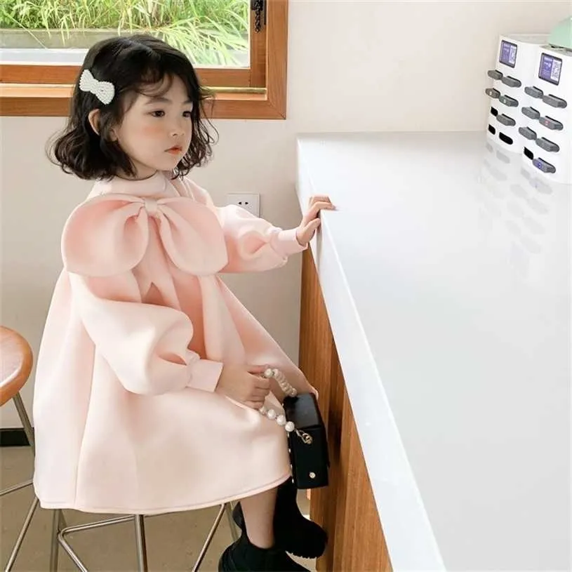 Filles Robe D'hiver À Manches Longues Rose Couleur Conception Unique Princesse avec Arc Enfants Doux Vêtements pour Bébé Fille 211231