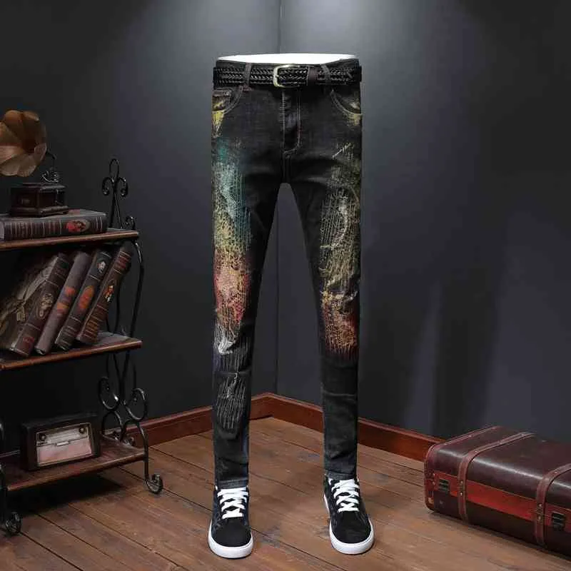 Inkjet Graffiti Ripped Jeans Men Casual Slim Straight Mens Jeans High Quality Cotton Denim Pants ropa de hombre plus size 210527