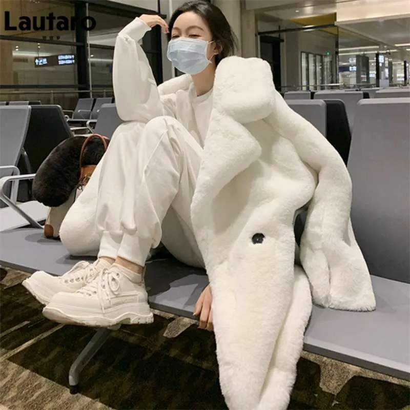 Lautaro Winter Warm White Faux Fur Coat Women Long Sleeve Lapel Double Breasted Luxury Elegant Fluffy Fake Rabbit Blazers 210928