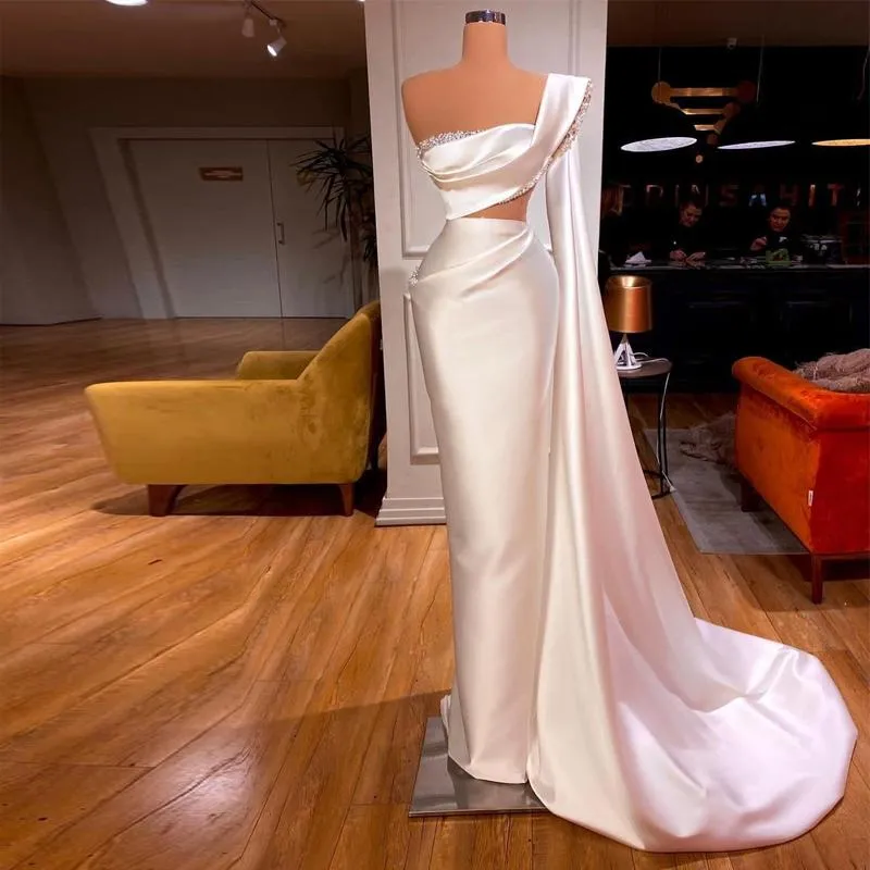 Élégant Une Épaule Gaine Robes De Soirée Cutaway Côtés Satin Robe De Célébrité Perles Abendkleider Robe De Mari￩e Formelle Robes De Soirée De Bal