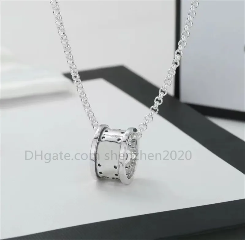 1pc Party Favor Gift Fashion Letter Tre Dimensional Hollow Pendant Halsband Retro Sterling Silver För Män Och Kvinnor Små midja Hängsmycken Halsband