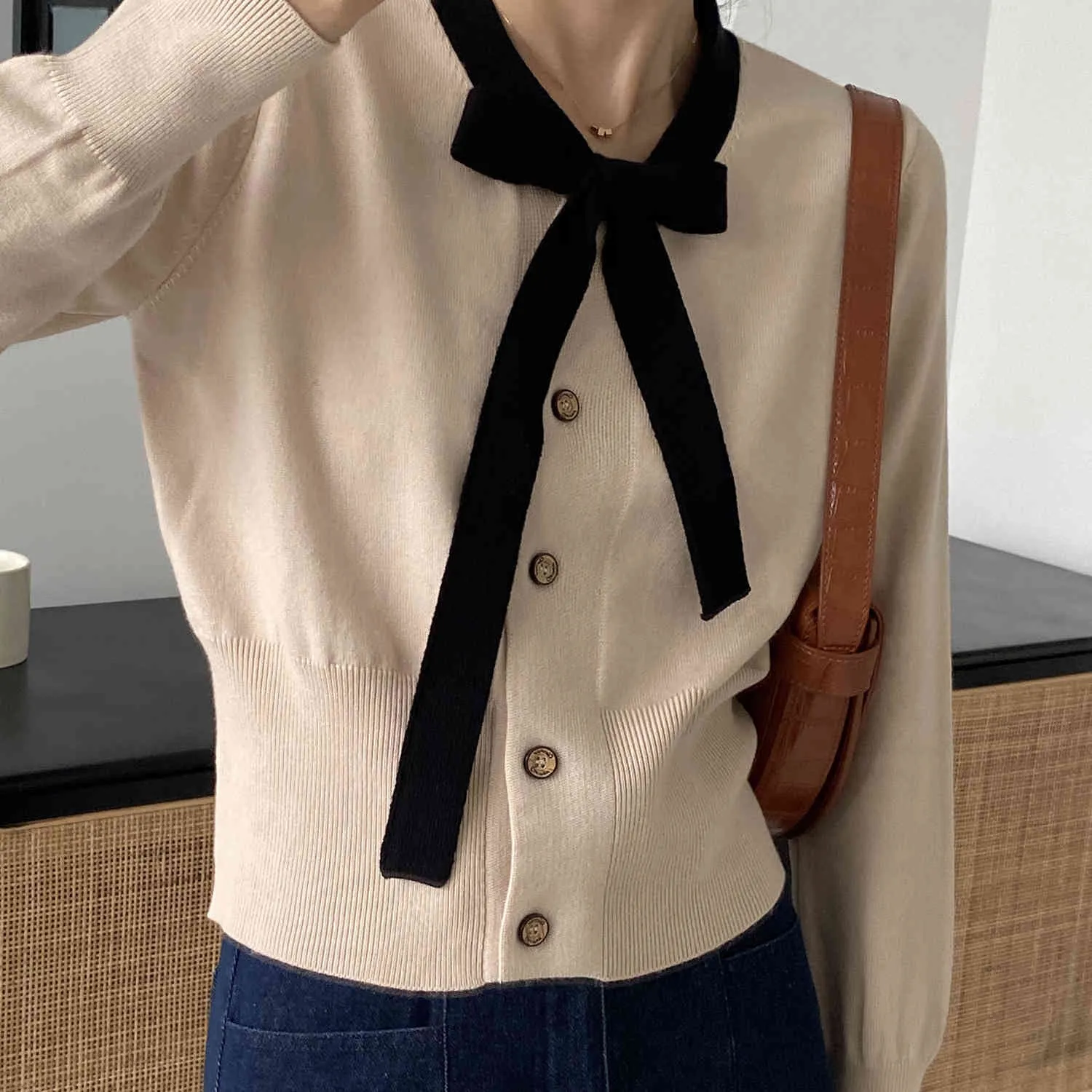 Bowknot Punto Bbottoming Suéter Mujeres Otoño Invierno Estilo Causal Manga larga Cardigan Base Partido Tops para la moda 210520