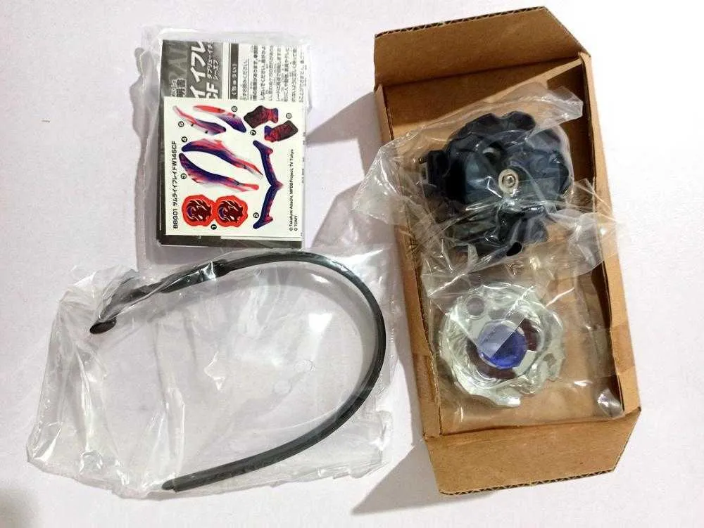 DHgate.com:Samurai Ifrit W145CF Zero-G Beyblade BBG-01 with