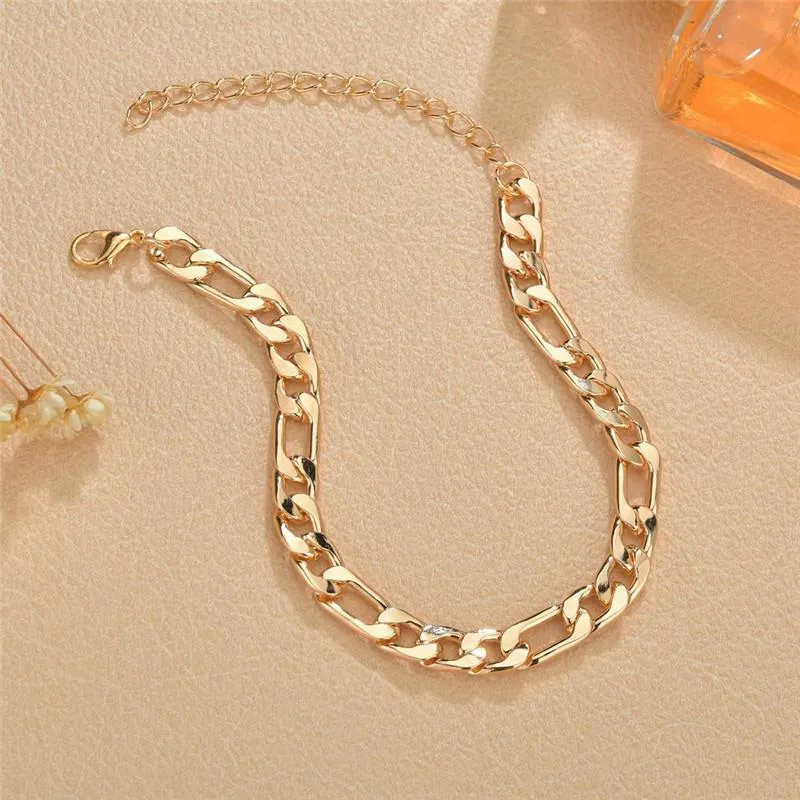 Bracelets de cheville de la chaîne cubaine en or.