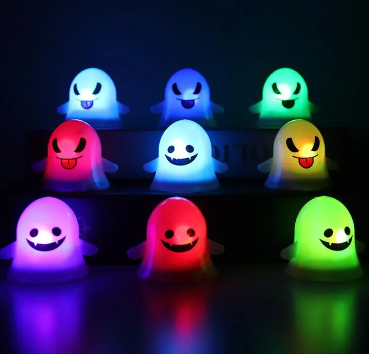 Lampade fantasma di Halloween simpatici giocattoli per feste di festa a LED illuminano i bambini adulti Candela decorazione del sito di illuminazione puntelli piccola lampada da notte luci di zucca