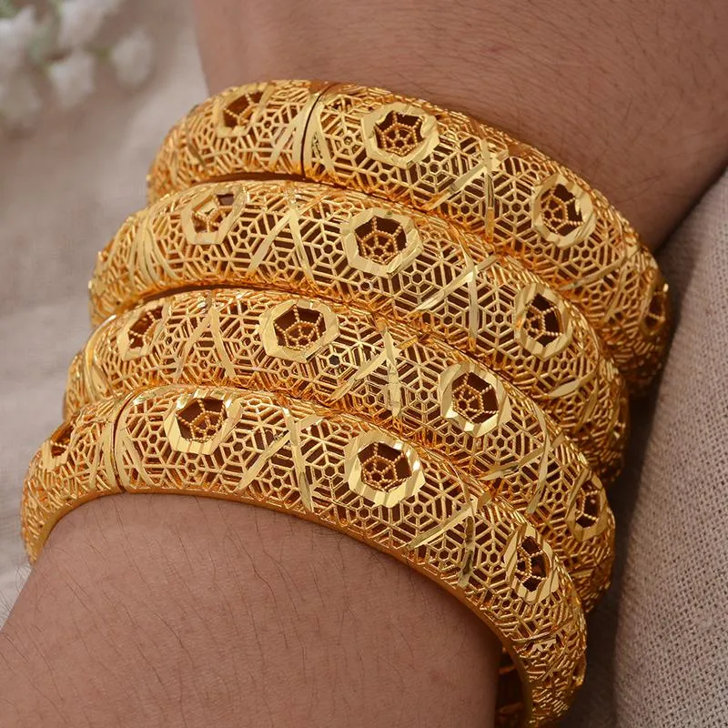 Pulseira 4 pçs / set Mulheres Braceletes Médio Oriente Árabe Dubai Bangles Africano 24k Cor de Ouro Bride Jóias Partido Presente