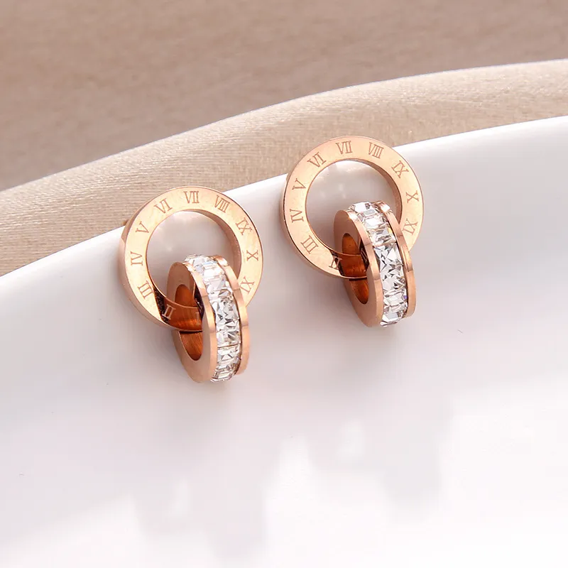 Crystal Diamond Stud örhängen Rose Gold Fashion Titaniumouble Sår Romerska siffror Studs Earring For Women Gift Smycken bleknar aldrig allergisk