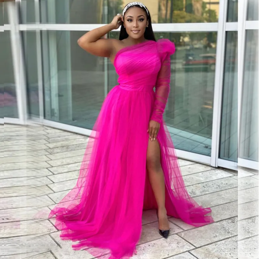 Women's fuchsia elegant evening gown with long tulle skirt and lace  appliquéd bodice