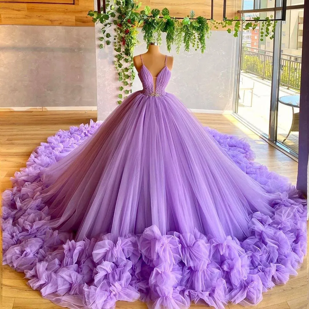 Luxe Plus La Taille Lavande Robe De Bal Robe De Bal Avec Des Cristaux Puffy Tiered Tulle Halter Neck Femmes Longue Soirée Formelle Robes Ruffles Perlé Robe De Fête