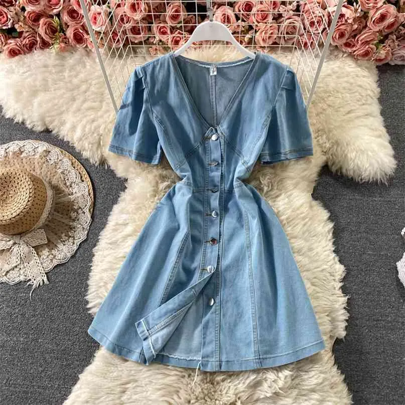 Sommarkvinnor denim kort klänning vintage stil kortärmad v-hals singelbröst hög midja A-line koreanska jeans 210603