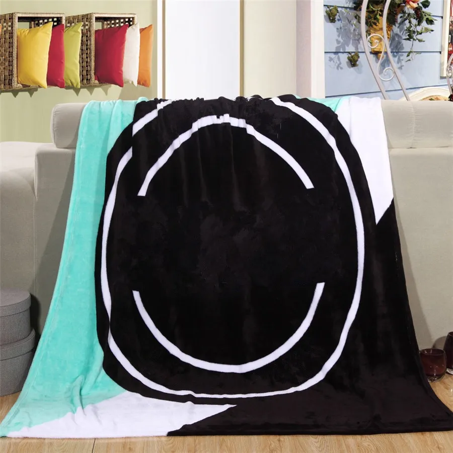signature blanket Fashion Letter Blanket Soft Coral Velvet Beach Towel Blankets Air Conditioning Rugs Comfortable Carpet