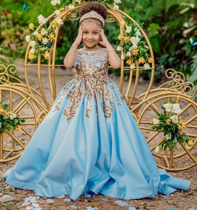 2021 Vestidos para ni as de flores azul claro para bodas Apliques de encaje con lentejuelas doradas Cristal plateado Longitud del piso con cuentas