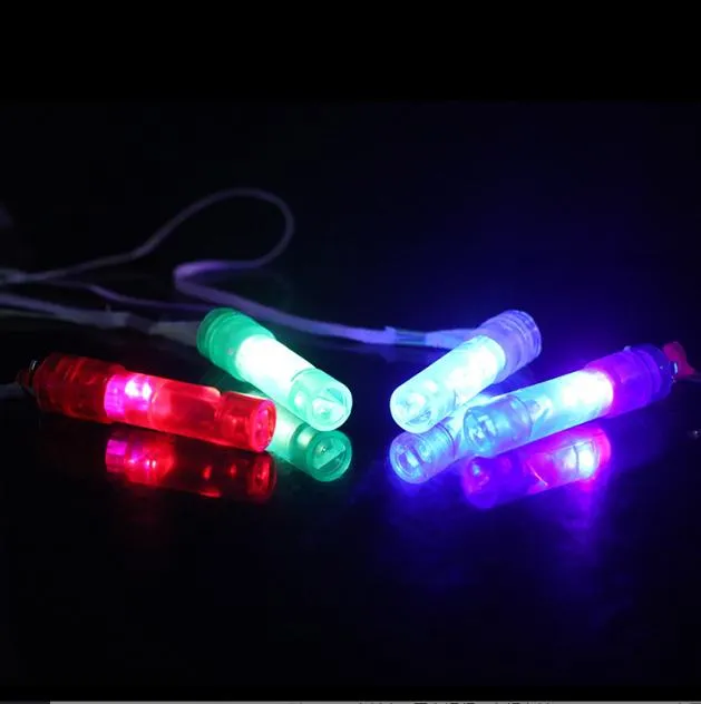 LED Light Up Whistle Färgglada Lysande Noise Maker Kids Barn Leksaker Födelsedagsfest Novelty Props Jul Partys Tillbehör