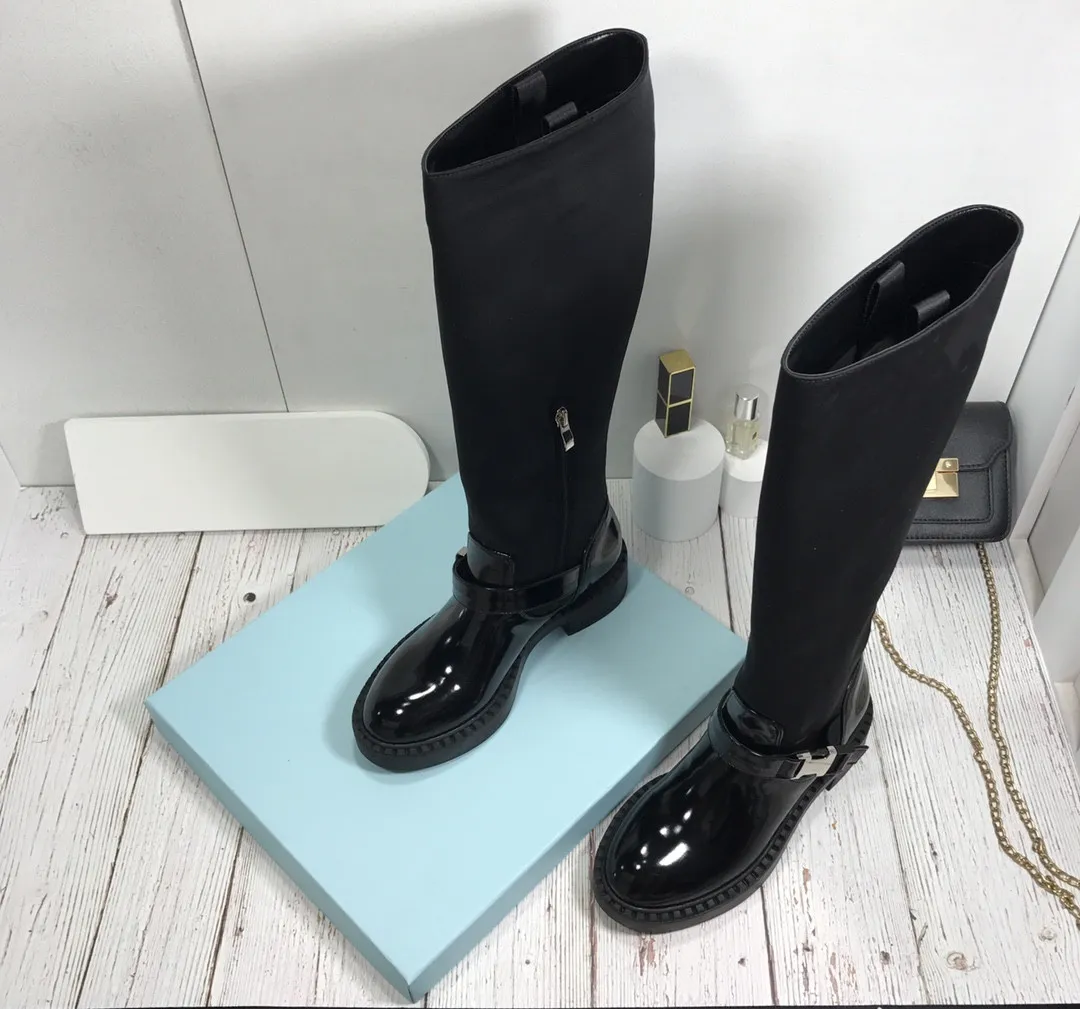 Women`s boots in autumn and winter are fashionable, designers,sexy temperament .