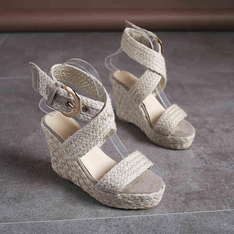 Buy online Beige Slip On Sandal from heels for Women by Munrofit for ₹609  at 70% off | 2024 Limeroad.com