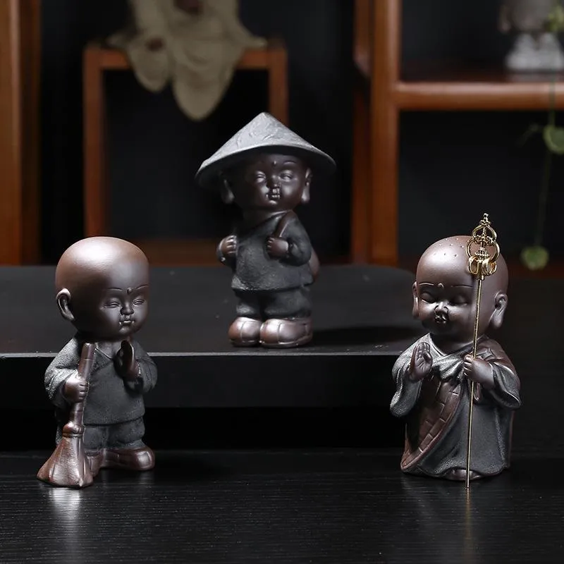 Obiekty dekoracyjne Figurki Ceramiczne Little Monk Warrior Budda posągi Samuraja Osobisty Kreatywny Herbata Ulubiona ceramika Buda Dekoracja domu