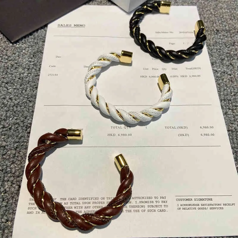 2021 Toppmärke Märke Luxury Smycken Högmodig Kollision Äkta läder och metall Twist Armband Bangle för Kvinnor Present