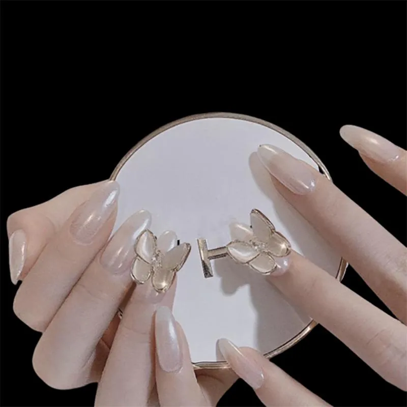 Valse nagels 24 stks Pearl Rhinestone Fake Glitter Gradient Franse Tips Druk op Butterflies Snake Nail Art