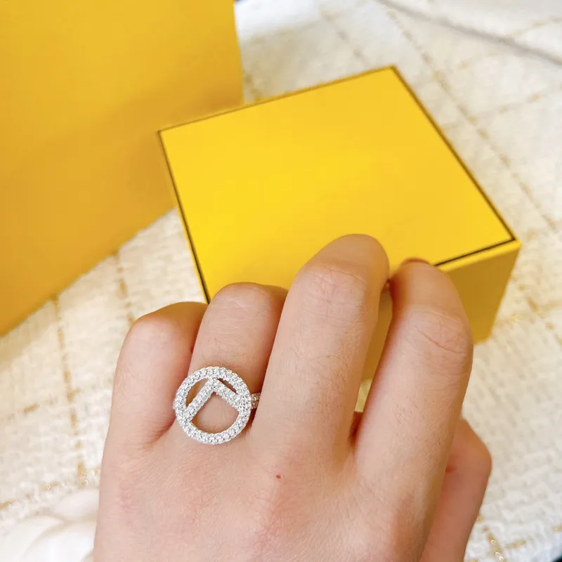 2022 Anel para mulheres Fashiom Designer Anéis Diamante Letter F Anel Progações Para Mulheres 925 Esterlina Prata Jóias Ornamentos 22022304R