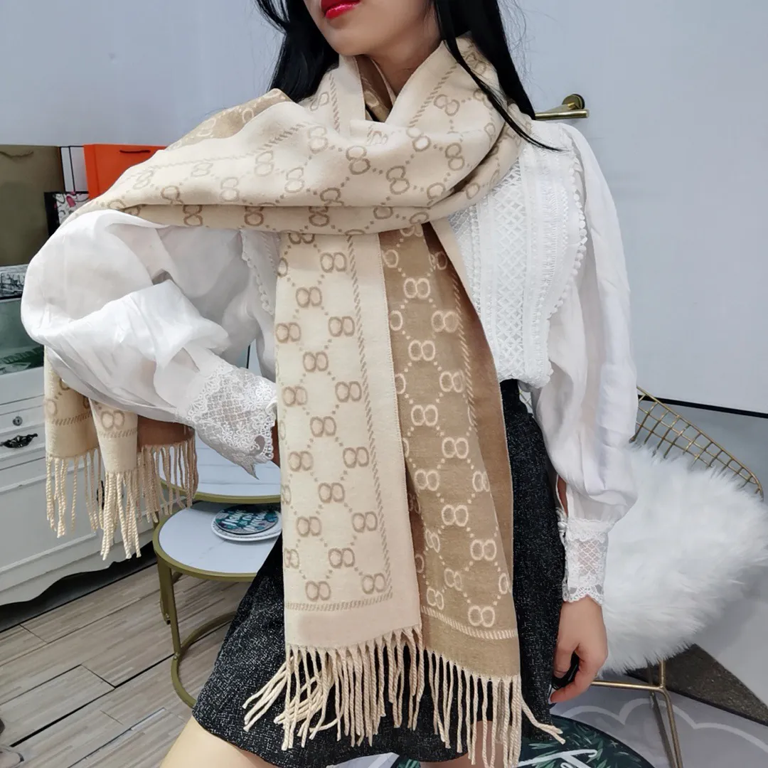 2021 Dam Fashion Scarf Scarf Rabbit Velvet Scarfs ciepło zima długie wysokiej jakości jedwabie szaliki proste styl retro 180 70CM318Y