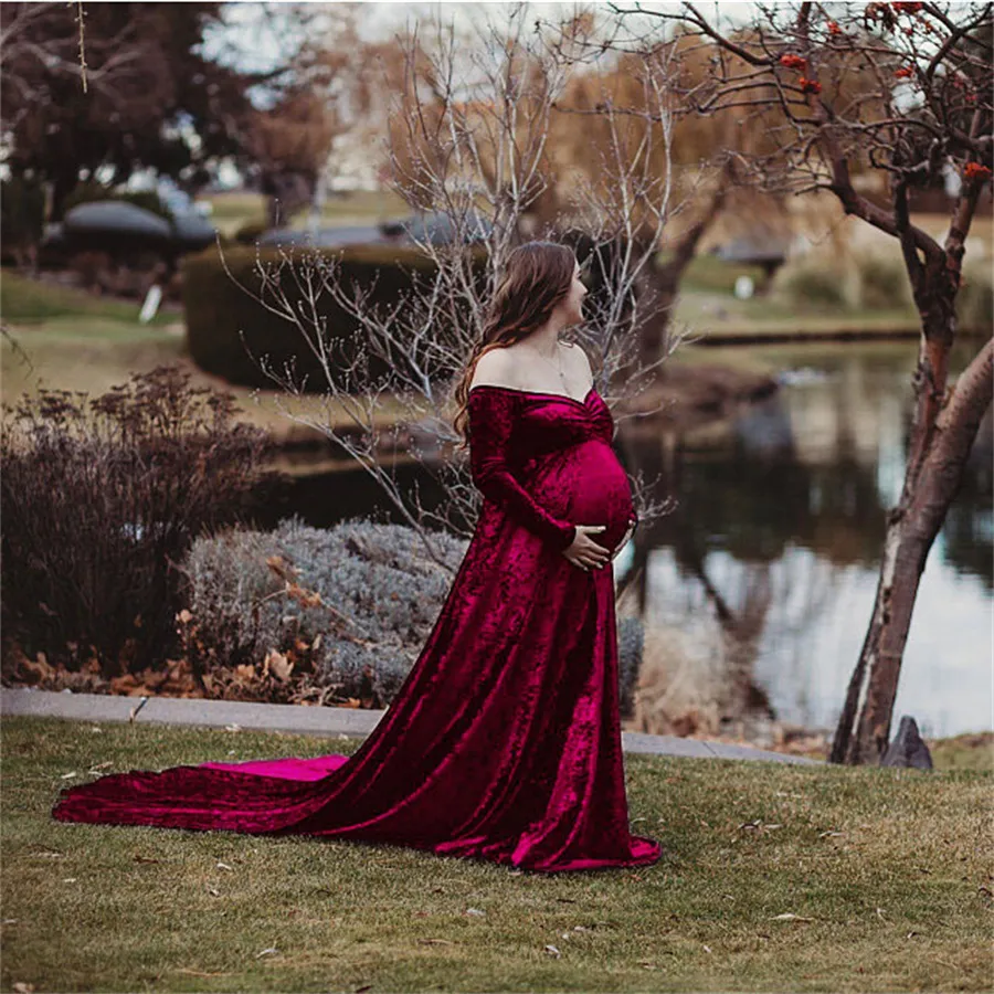 Top 13 Maternity Photoshoot Dress Ideas