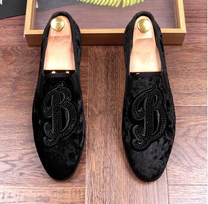 Nouveau style Strass hommes mocassins noir daim strass pantoufles fête robe de mariée chaussures gland hommes appartements en cuir véritable