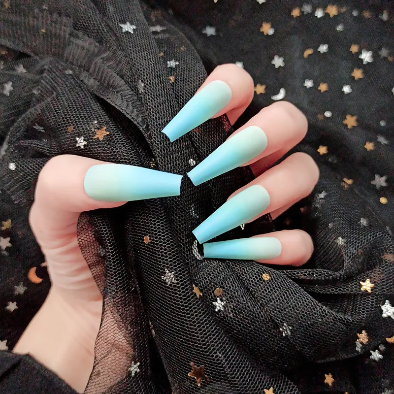 24 pezzi blu ombre unghie finte ballerina lunga bara opaca stampa sulle unghie punte finte manicure con dita artificiali per donne e ragazze