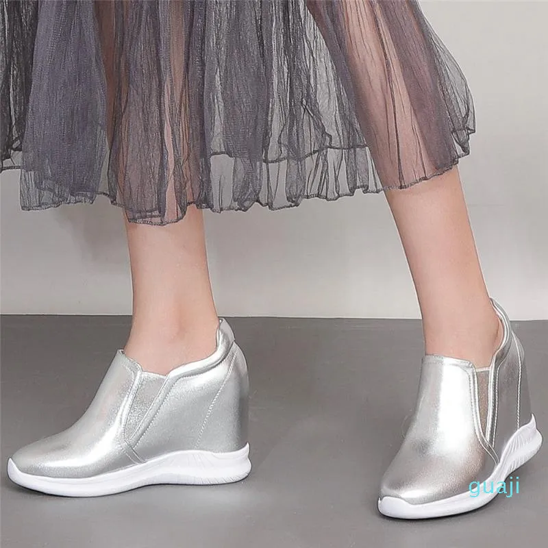 أحذية للأزياء أحذية رياضية نساء أسافين جلدية أصلية عالية الكعب في الكاحل أنثى منخفضة أعلى مستديرة من منصة إصبع القدم.