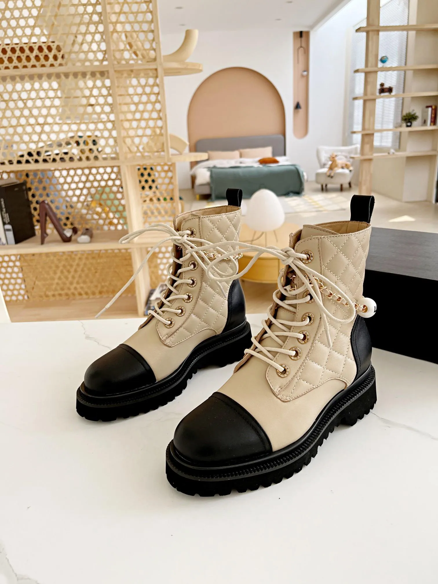 Luxury Designer Woman fashion Ankle Boots Chunky Casual Calfskin Martin Winter Ladies Silk Cowhide Leather Platform Flat High Top Shoes