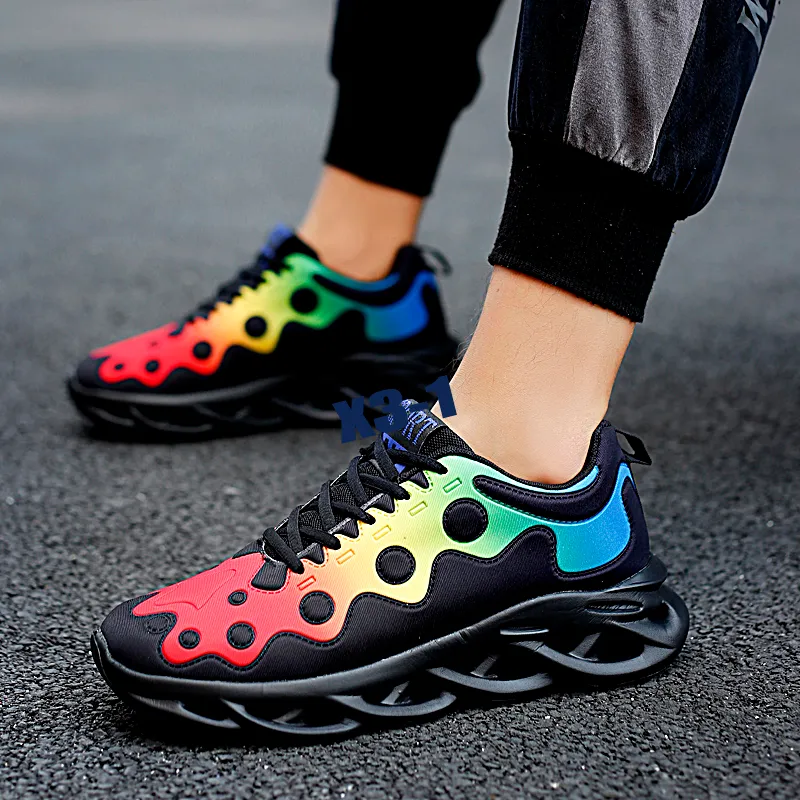 2027 Comode scarpe leggere traspiranti sneakers uomo antiscivolo resistenti all'usura ideali per correre camminate e attività sportive
