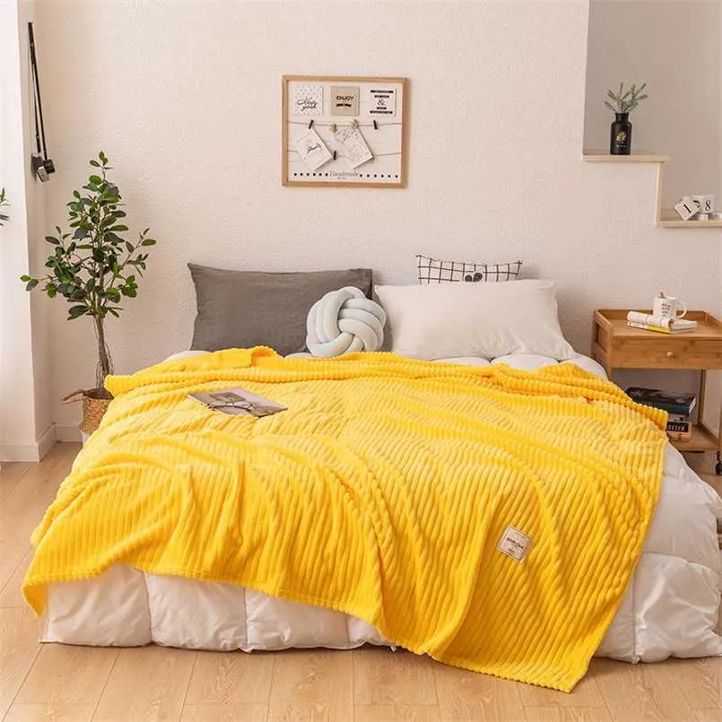 Bonenjoy Couvertures d'été jaunes sur le lit Couverture en molleton de corail pour canapé Queen King Taille unique couverture de lit Soft Plaids 211122