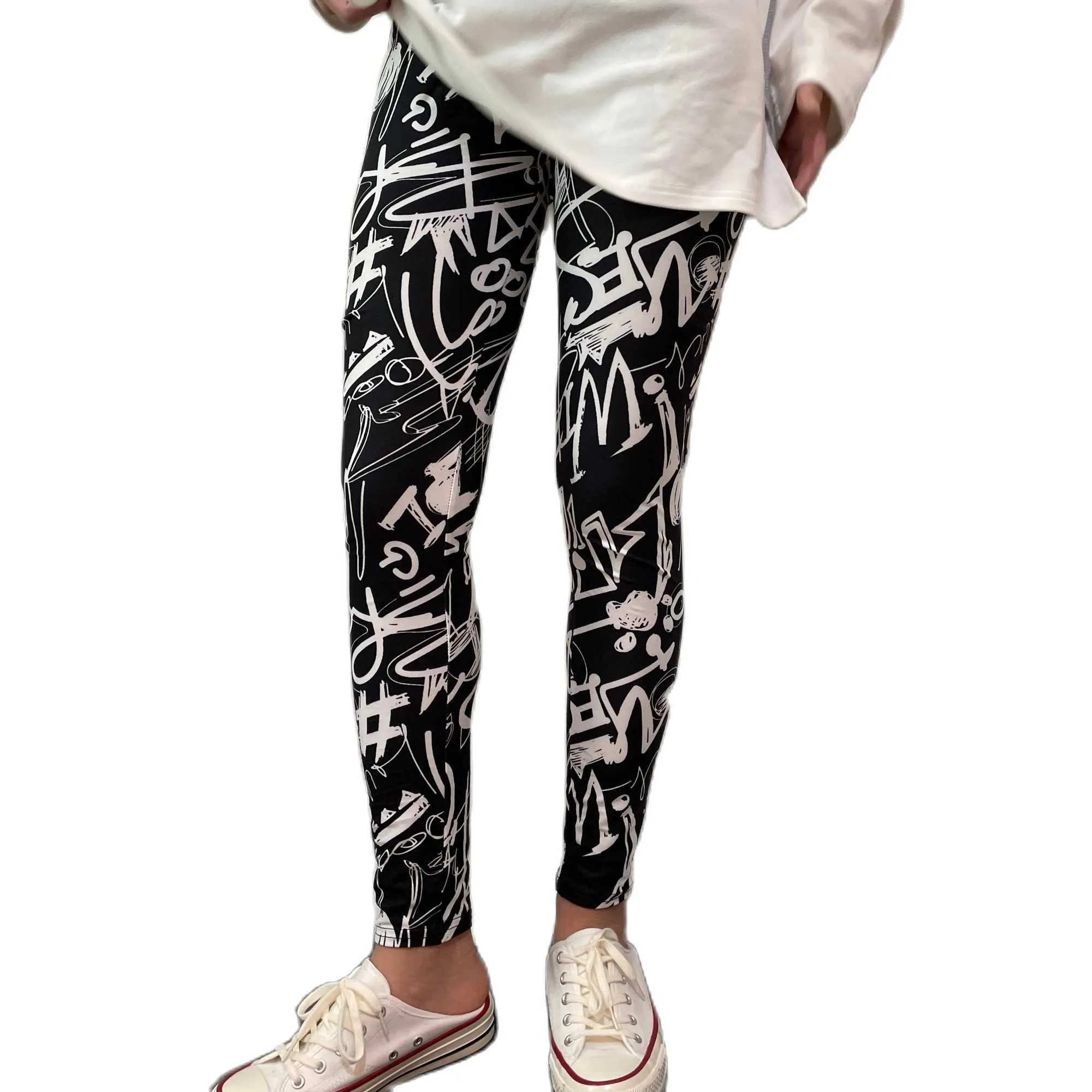 Alta Qualidade Moda Mulheres Scrawl Letters Imprime leggings pretos básicos Q0801