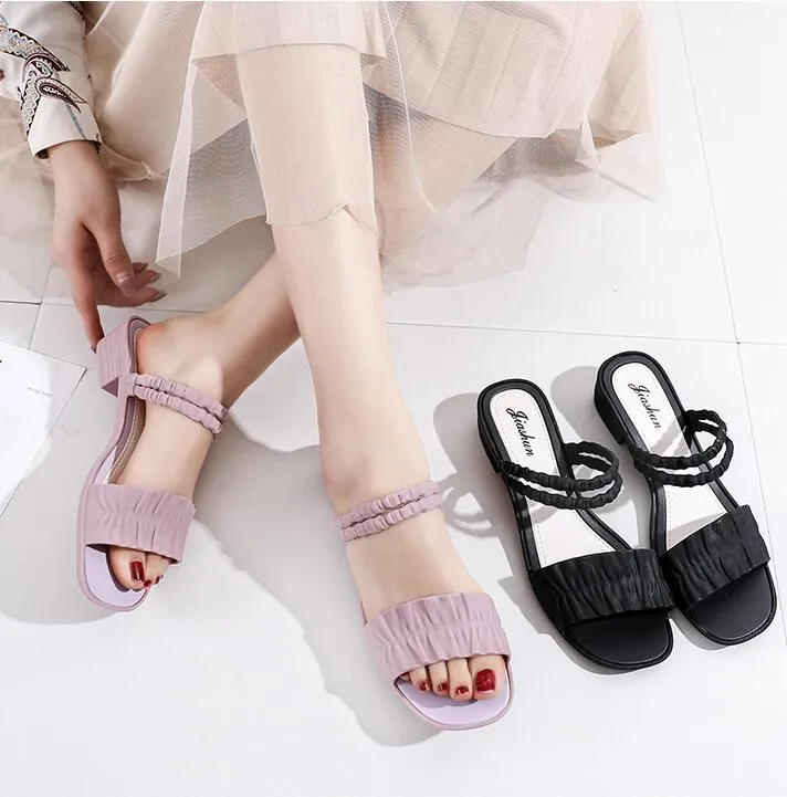 New double strap slipper women`s casual sandals slipper light and comfortable beach shoes