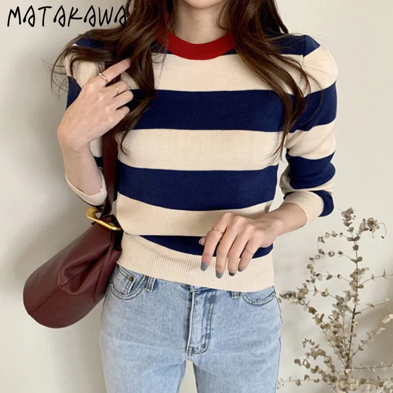 Matakawa Fall Abbigliamento Donne Abbigliamento Coreano Collo rotondo Maglione da donna Colour Colors Stripes Slim Fit Modulover a maniche lunghe 210513