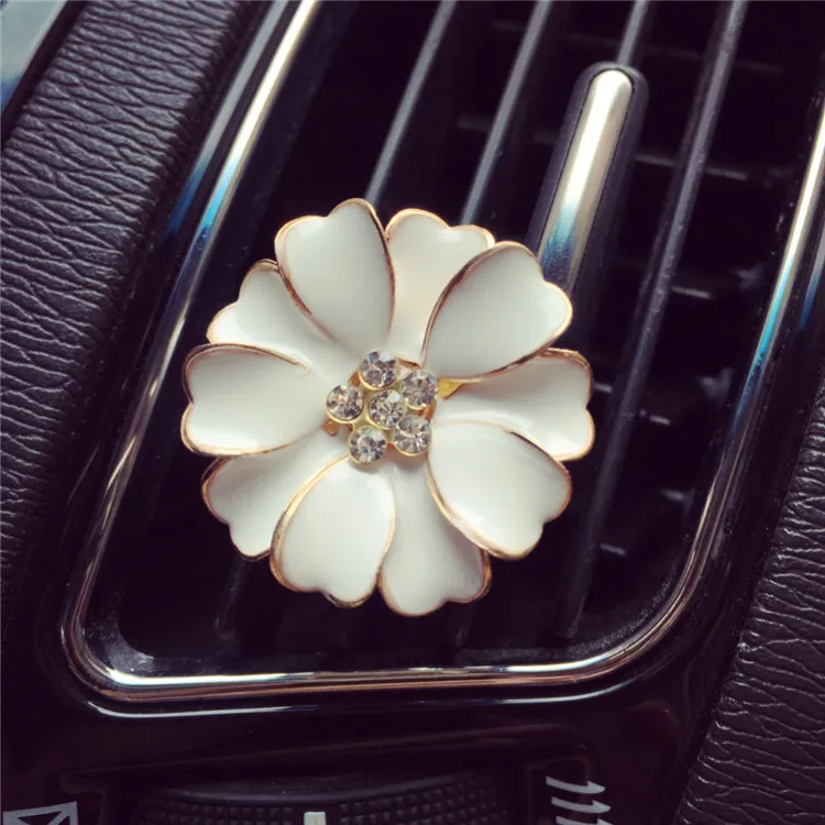 Hot Sell Car Perfume Clip Home Essential Oil Diffuser For Car Outlet Locket Clips Flower Auto Air Freshener Conditioning Vent Clip