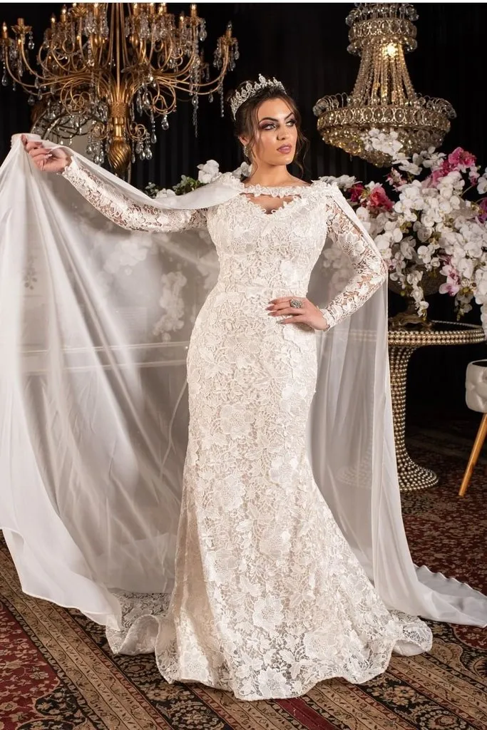 Vintage Crochet Lace Mermaid Wedding Dress with Chiffon Cape Long Sleeves 2024 Bridal Gown for Wedding