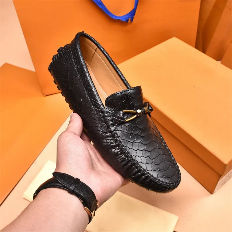 2021 Brand designer Italian Mens Shoes Casual Brands Slip On Formal Luxury Shoes Men Loafers Moccasins Genuine Leather Brown Driving Shoes