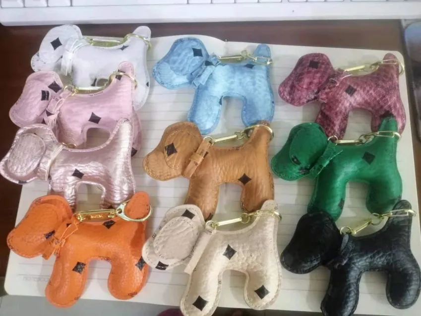 Parti di borse per cani multicolore in pelle PVC portachiavi per auto maschili e femminili decorazioni per ciondoli