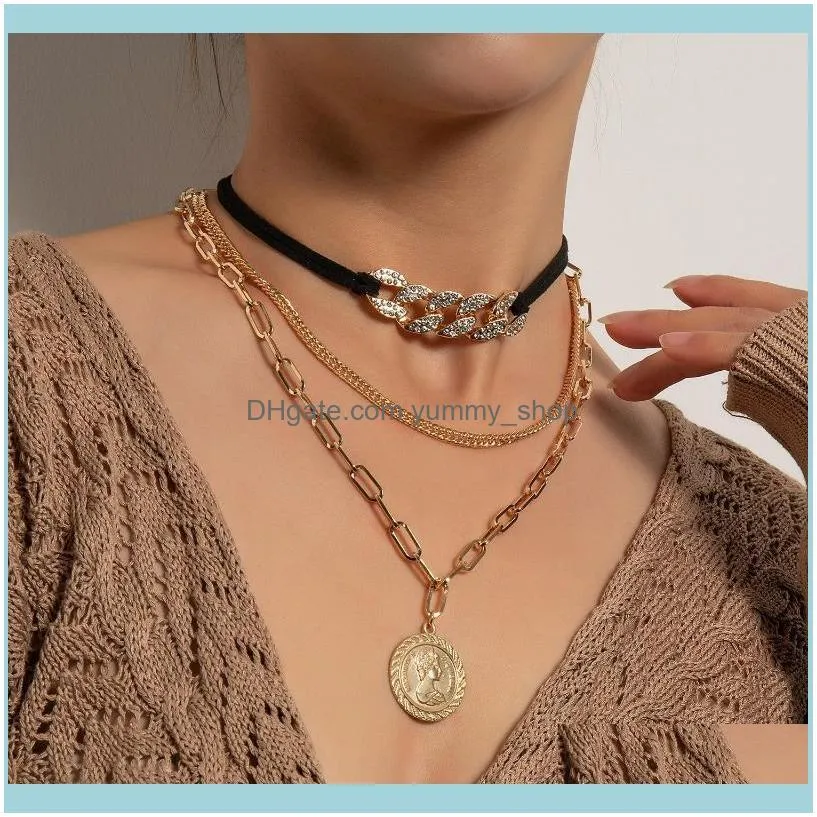 Crystal Chains Choker Necklace for Women Black Flannel Goth Cuban Chains Round Portrait Coin Pedants Necklace Jewelry Collar