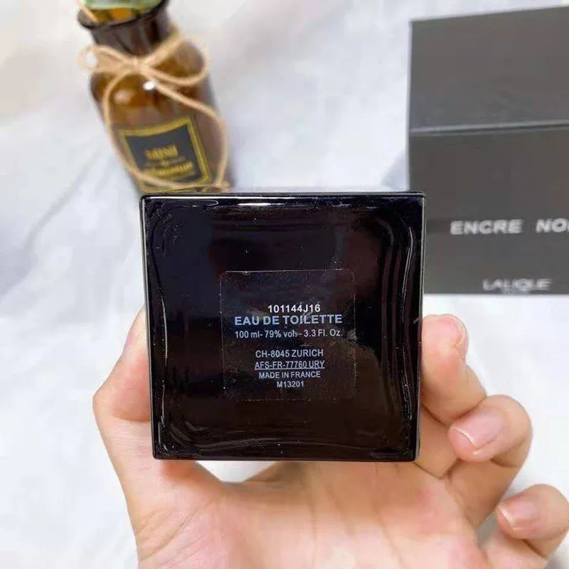 Encre noire eau sales de toilette pour homme