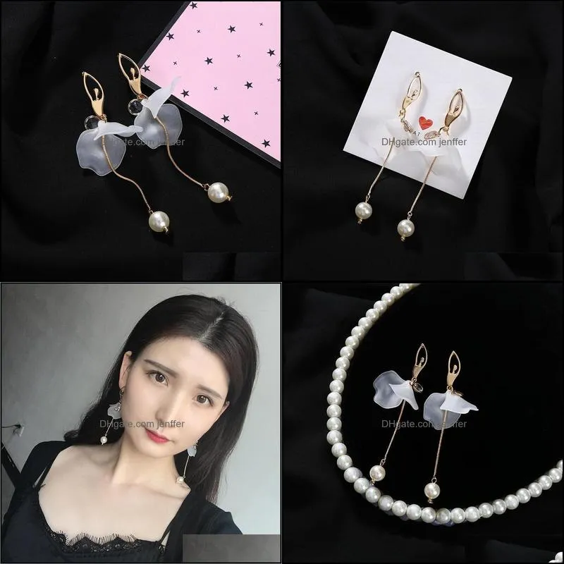 White Acrylic Flower Petals Beautiful Dancer Simulated Pearl Bead Dangle Earrings Elegant Golden Drop For Women & Chandelier