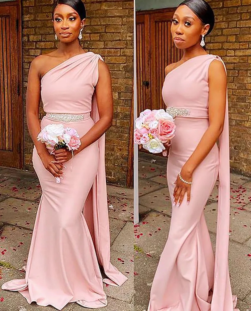 African Plus Size Pink Bridesmaid Dresses with Train One Shoulder Ruched Pleats Maid of Honor Chiffon Beaded Sashes Wedding Guest Gown vestidos Custom Made