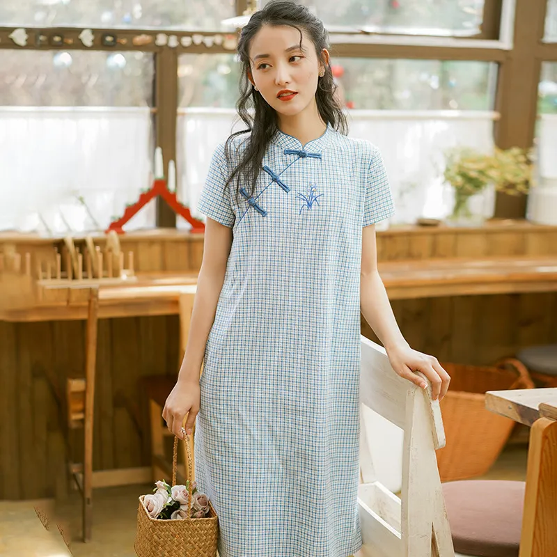 Johnature Women Chinese Style Embroidery Dresses Plaid Blue Stand Short Sleeve Summer Vintage Cotton Female Dresses 210521