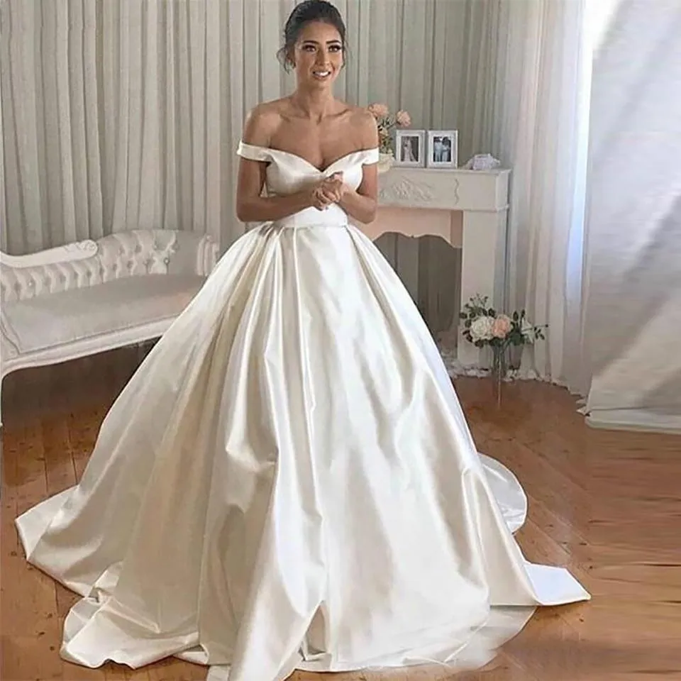 2021 Simple Vintage Satin Wedding Dresses Off The Shoulder Ball Gown Bride Dress Chapel Train Wedding Gowns Buttons Back Vestido De Noiva Plus Size