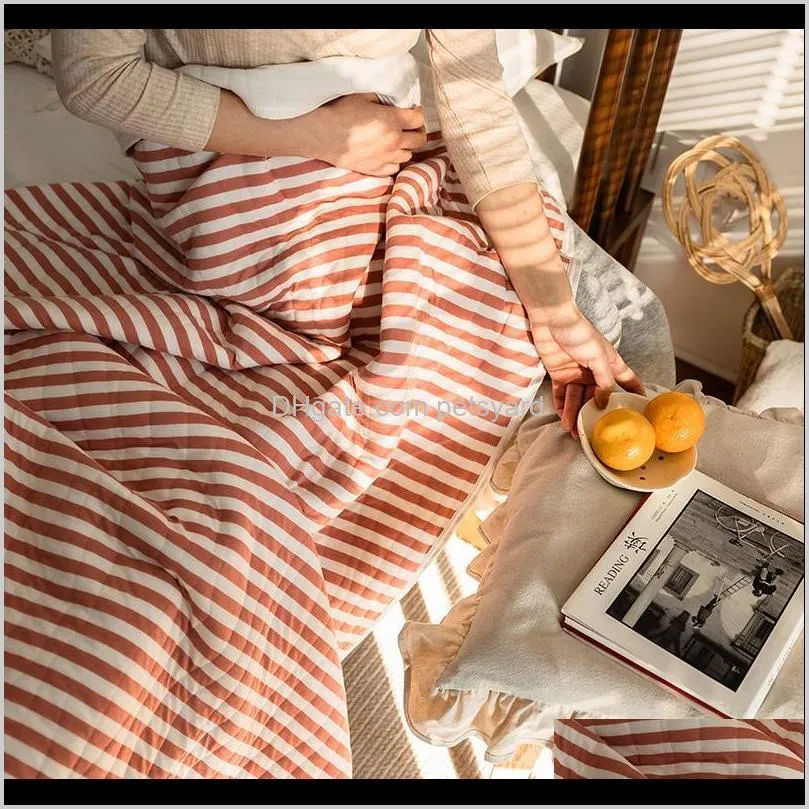 striped series summer quilt,sateen woven durable ,lightweight thin comforter,breathable soft & comfortable comforters sets