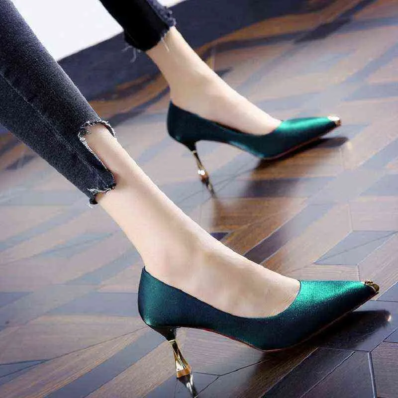 Kvinnor höga klackar pumpar Talon Femme Fashion Sweet Green High Quality Slip On Heel Shoes Lady Casual Summer Cool Office Heels 1128