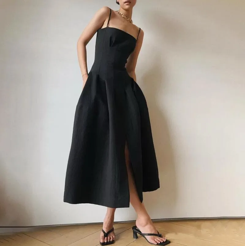Два кусок платья дизайнер 2021 весна и летний темперамент разделить маленькую черную юбку с тонкой талией подвески