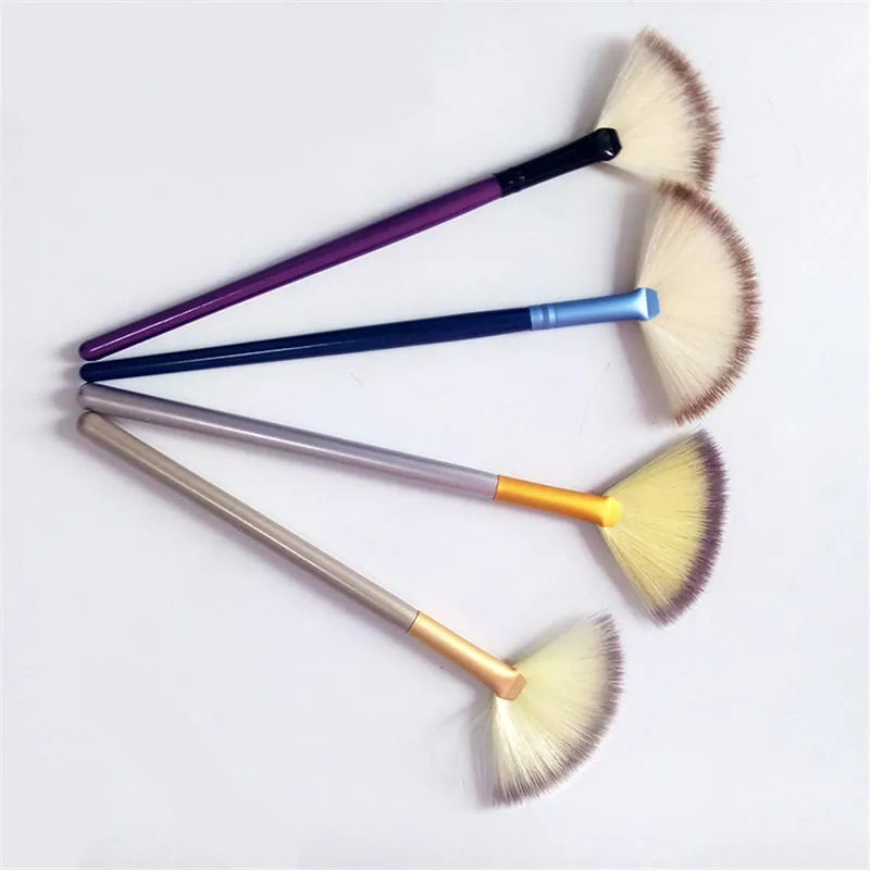 Pinceaux de maquillage professionnels en forme d'éventail, 1 pièces, brosse à poudre, pinceau à Blush en forme de secteur, doux au toucher, Pincel maquiagem