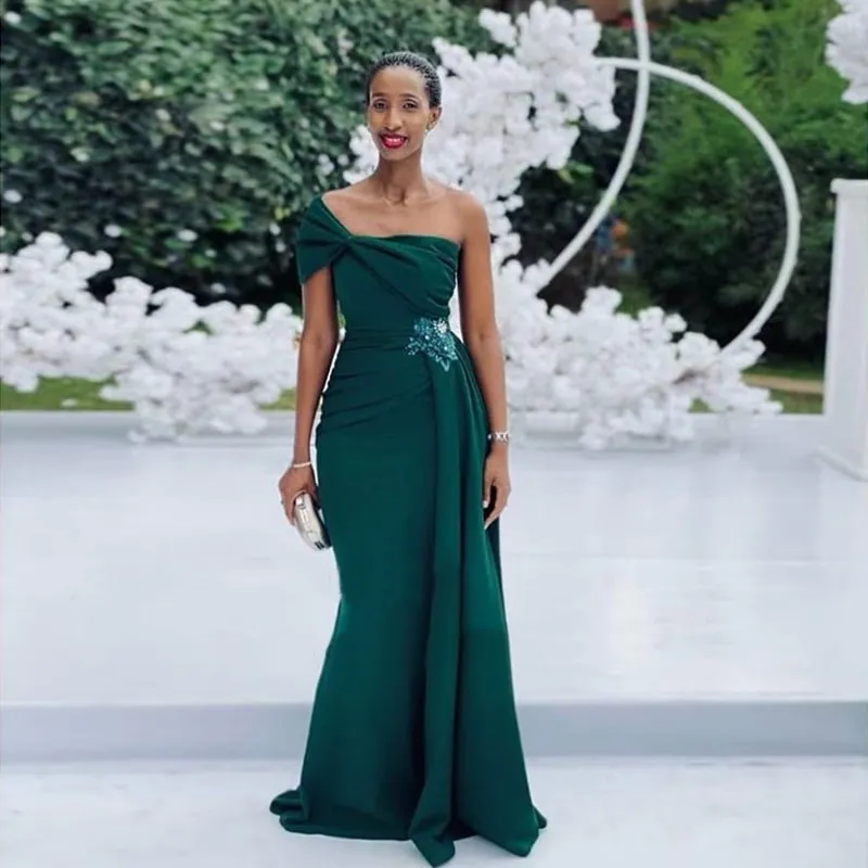 Vert foncé sirène robes de demoiselle d'honneur une épaule 2021 fleur Vestidos nœud papillon Streamer longue robe de soirée de mariage pour les femmes Chic